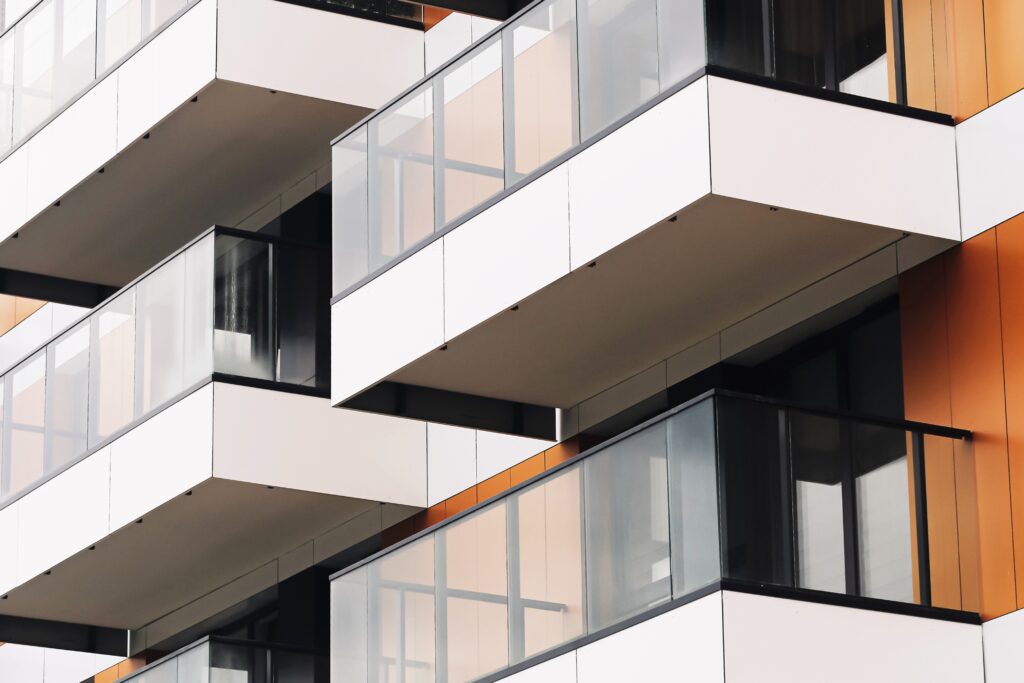 Brfpris hjälper er BRF att glasa in balkongerna