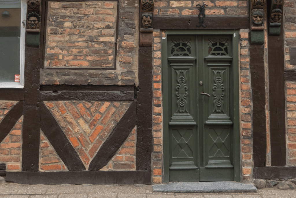 Kulturportar och entrédörrar - Renovering och byte av portar äldre flerbostadshus